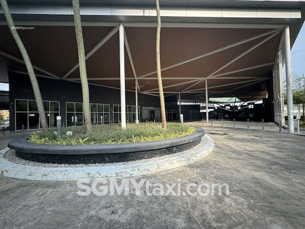 Medini Mall Entrance from Afiniti Residence