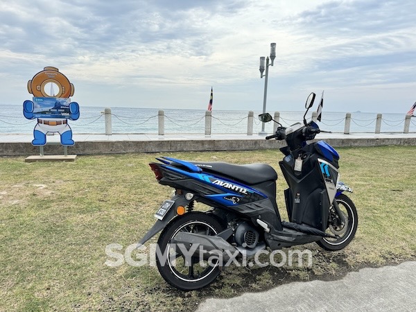 Tekek Motorbike Rental Trip Road Side